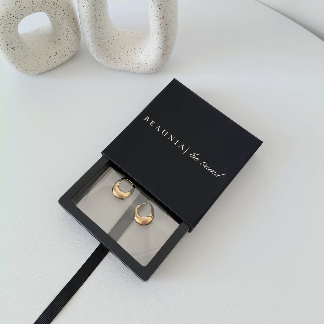 Should Packaging Hide the Product—or Let It Be Seen?