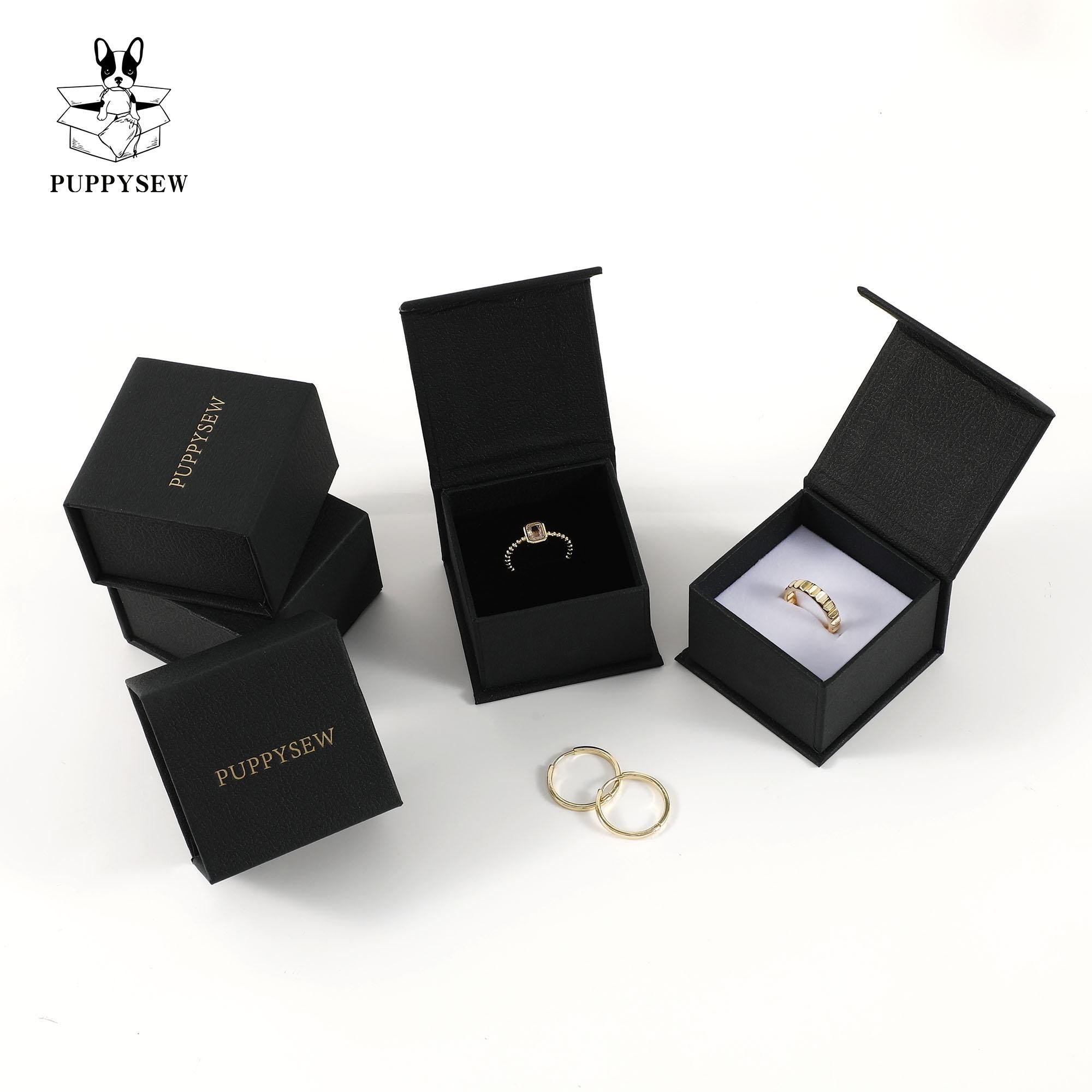 Luxury Magnetic Jewelry Gift Box, Cardboard Ring/Necklace Display (6x6x4cm)