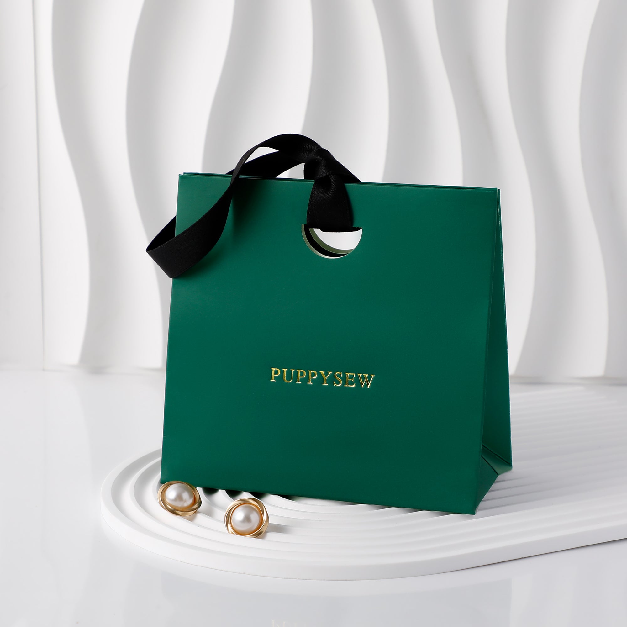High-end satin ribbon paper bags, logo printing available, ideal for boutique packaging and wedding gifts.