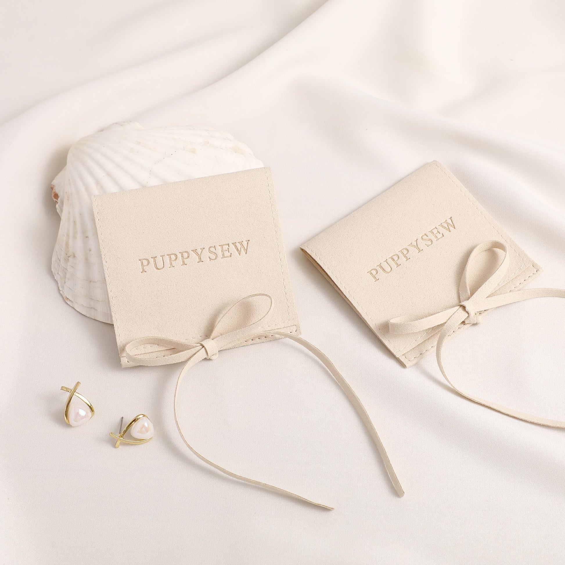 Custom Embossed Microfiber Jewelry Bag – Elegant Gift Packaging-4