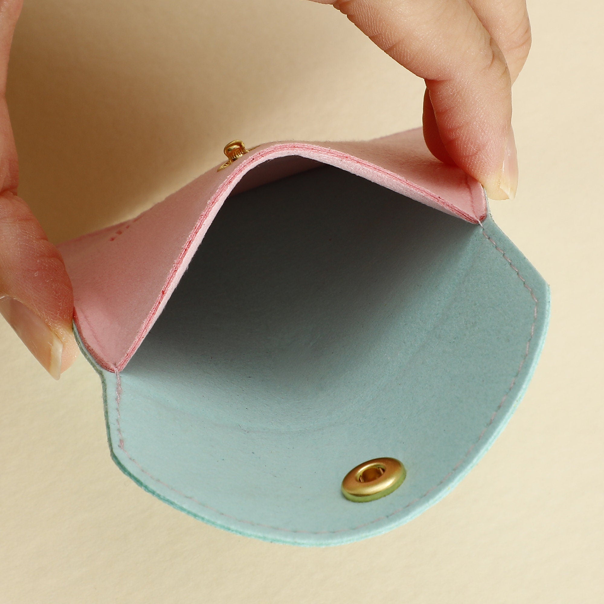 Custom Logo Microfiber Jewelry Pouch with Button, 8x8cm (50pcs)-zoom-8